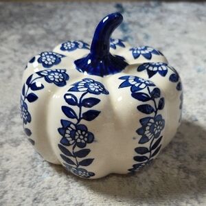Wellesley Manor Holiday Limited Edition Rare‎ Wellesley Manor Ceramic Pumpkin